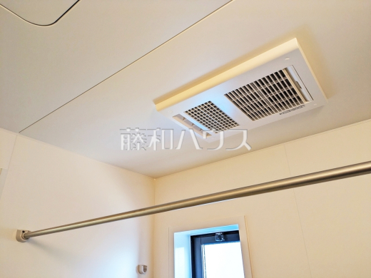 2号棟　浴室乾燥機　【国分寺市高木町１丁目】　雨の日の強い味方！浴室換気乾燥機付きユニットバスで洗濯物が乾かせます。