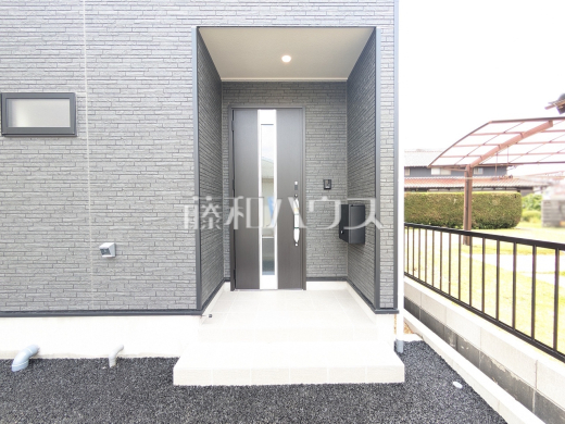 1号棟　玄関　【春日井市如意申町２丁目】