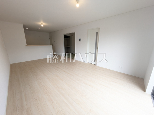 4号棟　リビング　【春日井市如意申町２丁目】