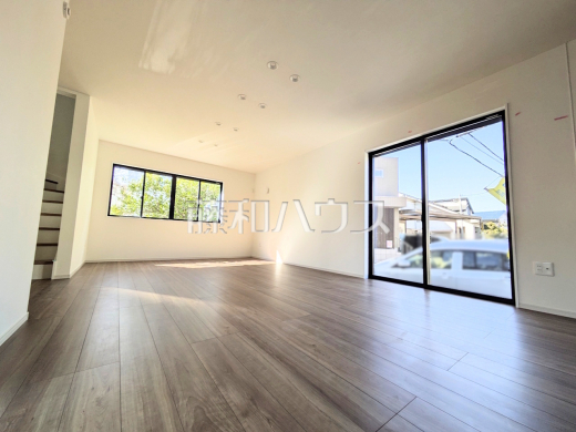 １号棟　リビング　【府中市分梅町５丁目】