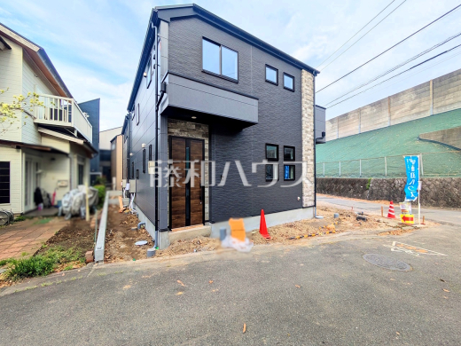 ≪1号棟　外観≫角地のため日当たり・通風良好の開放的な立地です◎　【府中市小柳町２丁目】