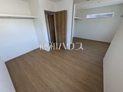 居室　【春日井市柏原町５丁目】