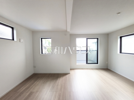 1号棟　居室　【日野市大字日野】
部屋の雰囲気や広さ・眺望・間取りの使い勝手など、是非一度、ご自身の目で確かめてみてください。　
