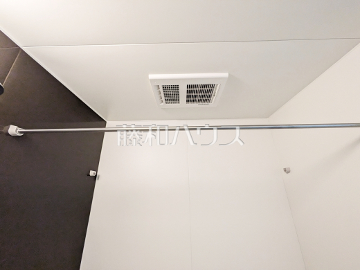 1号棟　浴室乾燥機　【日野市大字日野】　雨の日の強い味方！浴室換気乾燥機付きユニットバスで洗濯物が乾かせます。