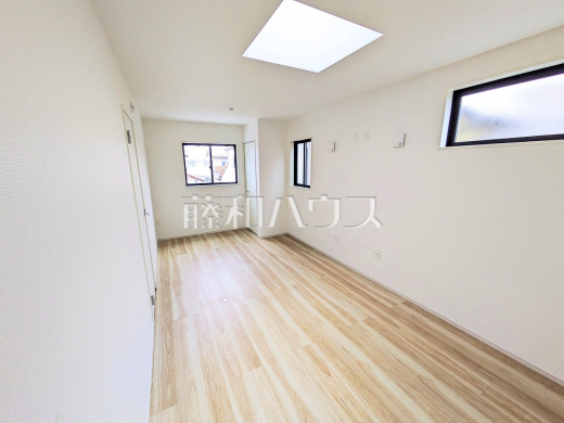 居室　【春日井市東野町西２丁目】