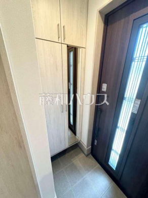 売主様施工例（玄関）
お取引する建物とは扉や窓の開口部の位置等、デザインが異なります。