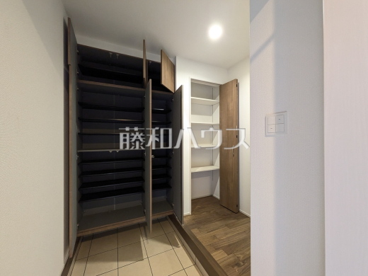 玄関収納　【多摩市豊ヶ丘１丁目】