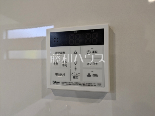 1号棟　給湯設備　【東村山市久米川町２丁目】　追焚き機能付きなので、生活時間の違う家族に便利です。