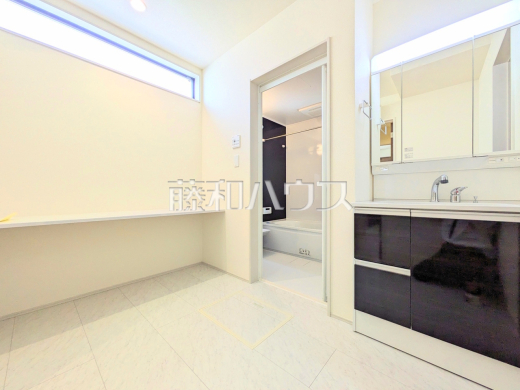 1号棟　ランドリールーム　【東村山市久米川町２丁目】