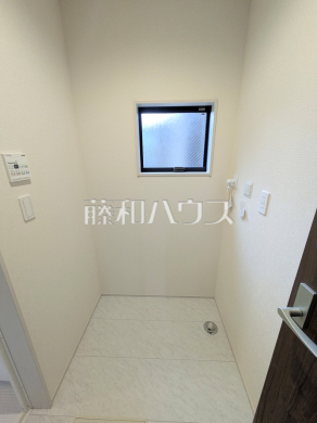 2号棟　ランドリールーム　【東村山市久米川町２丁目】
