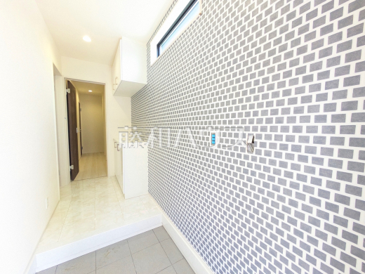 6号棟　玄関　【東村山市久米川町２丁目】