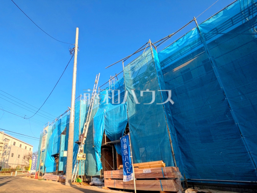 ≪現地外観≫まだまだ建築中ですが、ぜひ現地をご覧になりませんか？基礎・上棟の状態は建築中にしかご覧になれません！ 　【府中市南町６丁目】