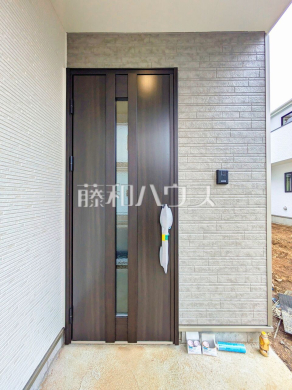 E号棟　玄関　【八王子市弐分方町】