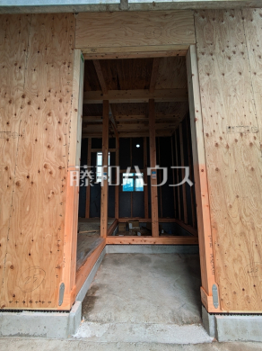 B号棟　玄関　【八王子市弐分方町】