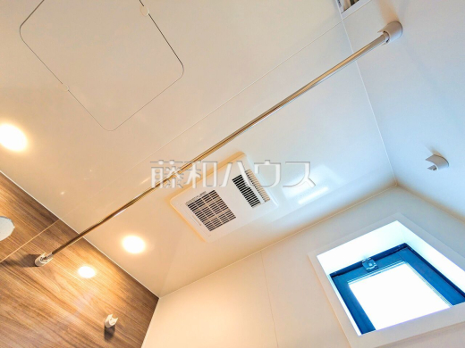 浴室換気乾燥暖房機　【西東京市ひばりが丘北４丁目】　浴室換気乾燥機は梅雨の時期等、なかなか乾かない洗濯物を干すのに役立ちます！