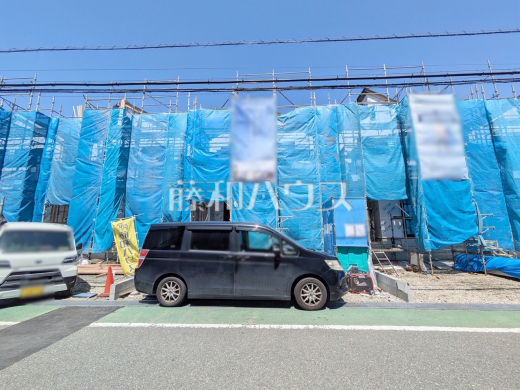現場風景　【日野市落川】
太陽に愛され、日当り・通風に優れた魅力的で快適さを追求した邸宅。ここに住むからこそ意味がある。そんな特別感に浸ってみませんか。　