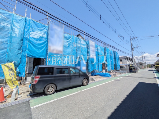 接道状況および現場風景　【日野市落川】
良い物件をゲットするためには早め早めのチェックをおすすめ致します。未完成の今のうちにぜひお問合せ下さいませ！　