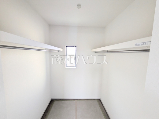 1号棟　ウォークインクローゼット(施工中)　【福岡市南区老司５丁目】