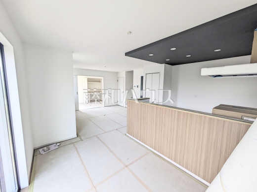 1号棟　リビング(施工中)　【福岡市南区老司５丁目】