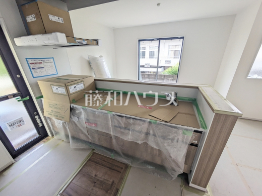 1号棟　キッチン(施工中)　【福岡市南区老司５丁目】