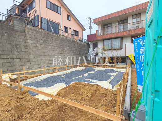 2号棟　現地写真　【日野市大坂上３丁目】建物のプレゼンをさせていただきますので、実際の完成イメージを思い描いていただくことができます。お気軽にお問合せ下さい。