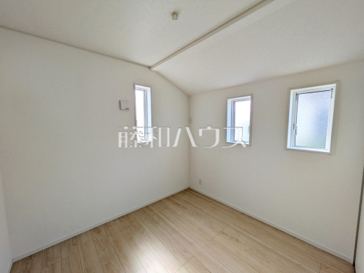 居室　【調布市飛田給３丁目】