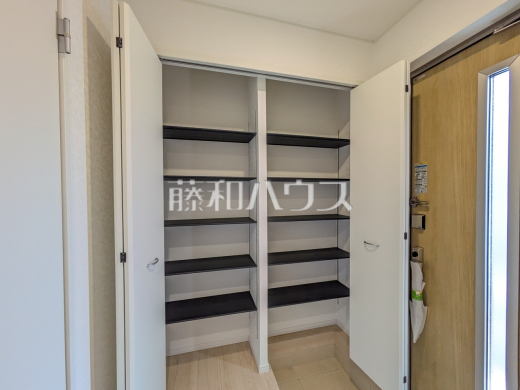 3号棟 玄関収納 【国分寺市東戸倉1丁目】