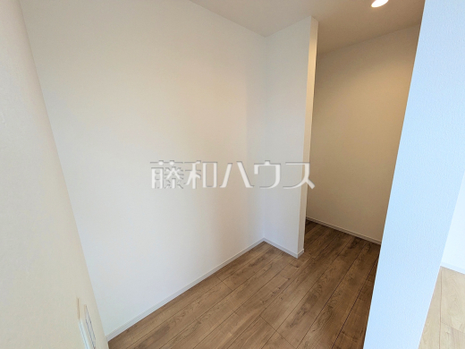 1号棟　ウォークインクローゼット　【練馬区東大泉６丁目】