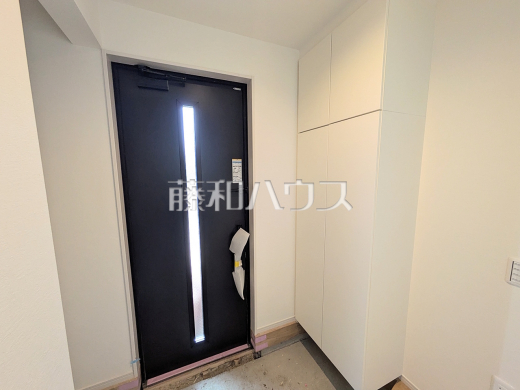 1号棟　玄関　【練馬区東大泉６丁目】
