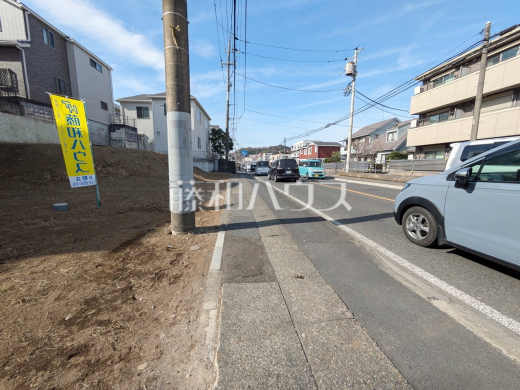 接道状況および現場風景　【日野市三沢３丁目】
良い物件をゲットするためには早め早めのチェックをおすすめ致します。未完成の今のうちにぜひお問合せ下さいませ！　
