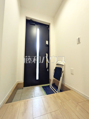 1号棟　玄関　【府中市浅間町４丁目】