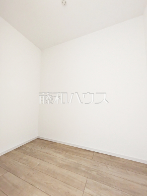 1号棟　ウォークインクローゼット　【府中市浅間町４丁目】