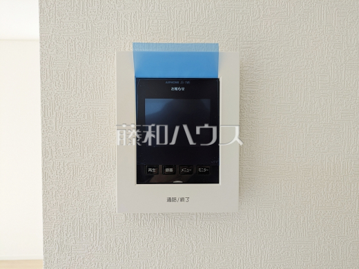 4号棟　TVモニター付きインターホン　【府中市本宿町１丁目】　訪問者がわかるTVモニター付インターホンは、お子様のお留守番にも活躍するかも？！