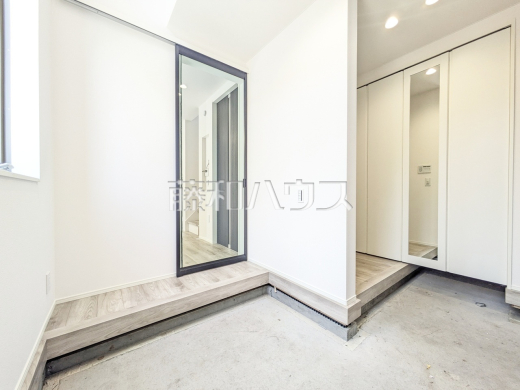 ベビーカーも、ゴルフバッグも大きな物がたくさん入る。外と中を繋ぐ『大型土間収納』が、家族の遊び心を加える。
1号棟　その他内観　【清瀬市下宿１丁目】