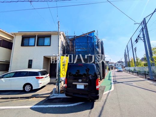 ≪接道状況≫前面道路はゆとりの5.2m。車の出し入れも楽々です。　【府中市幸町１丁目】