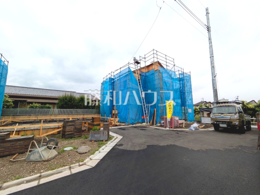 ≪接道状況≫まだまだ建築中ですが、ぜひ現地をご覧になりませんか？基礎・上棟の状態は建築中にしかご覧になれません！ 【府中市分梅町３丁目】