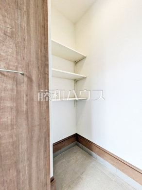 玄関収納　【練馬区大泉学園町６丁目】