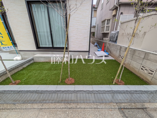 庭　【練馬区大泉学園町６丁目】