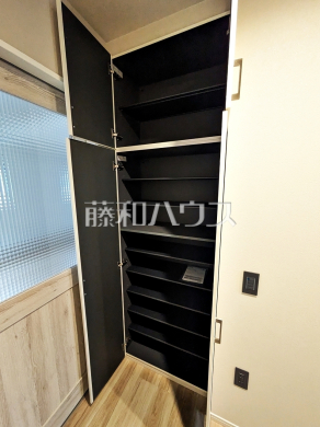 2号棟　収納　【練馬区大泉学園町８丁目】
