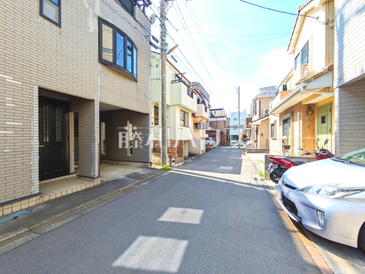 接道状況および現場風景　【朝霞市膝折町２丁目】