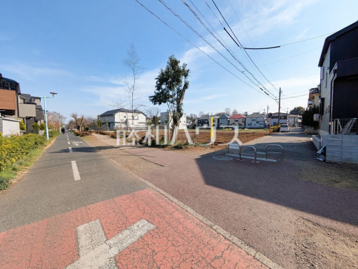 接道状況および現場風景　【西東京市向台町６丁目】全区画37坪以上のゆとりある敷地が全4区画登場致します。