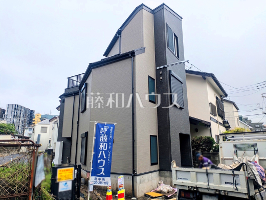 ≪現地外観≫JR南武線「府中本町」駅 徒歩5分！この恵まれたロケーションによる幸福感は、毎朝の通勤時にしっかりと感じられるのではないでしょうか。【府中市本町２丁目】
