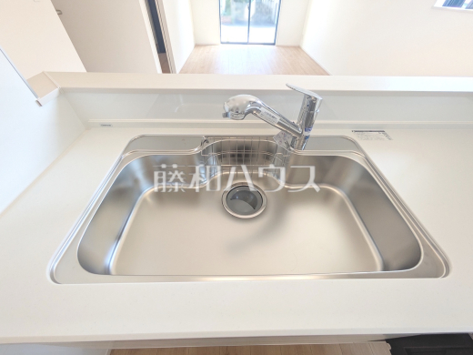 A号棟　浄水器一体型水栓　【春日市春日原東町４丁目】　 いつでもおいしいお水が飲める浄水器一体型水栓も完備 