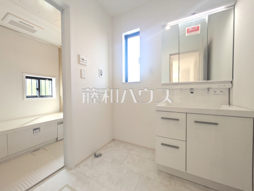 A号棟　洗面室　【春日市春日原東町４丁目】