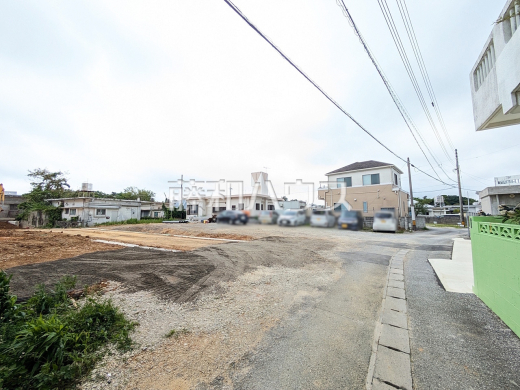 接道状況および現場風景　【沖縄市南桃原２丁目】