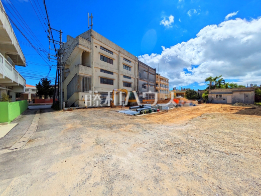 接道状況および現場風景　【沖縄市南桃原２丁目】