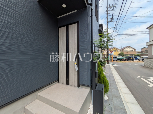 20号棟　玄関　【新座市池田４丁目】