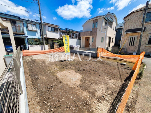 現地写真 【東久留米市金山町2丁目】 建物のプレゼンをさせていただきますので、実際の完成イメージを思い描いていただくことができます。お気軽にお問合せ下さい。