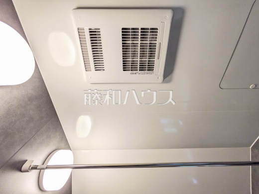 浴室換気乾燥機 【八王子市高倉町】 雨の日の強い味方!浴室換気乾燥機付きユニットバスで洗濯物が乾かせます。