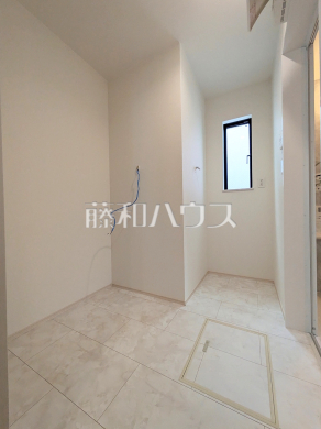 B号棟　洗面室　【三鷹市新川４丁目】
